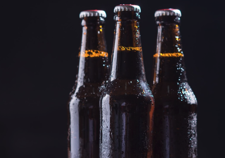 Qué hacer si una botella llega rota: la garantía al comprar cerveza a domicilio